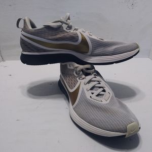 Womans nike zoom strike 2 size 10 used